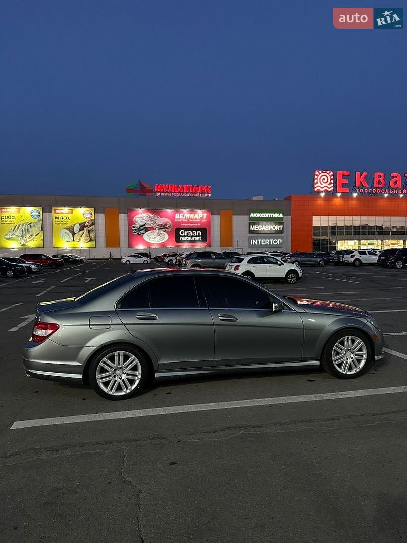 Mercedes-Benz C-Class 2011 VIN WDDGF8FBXBA517068 фото оголошення 2 з 15