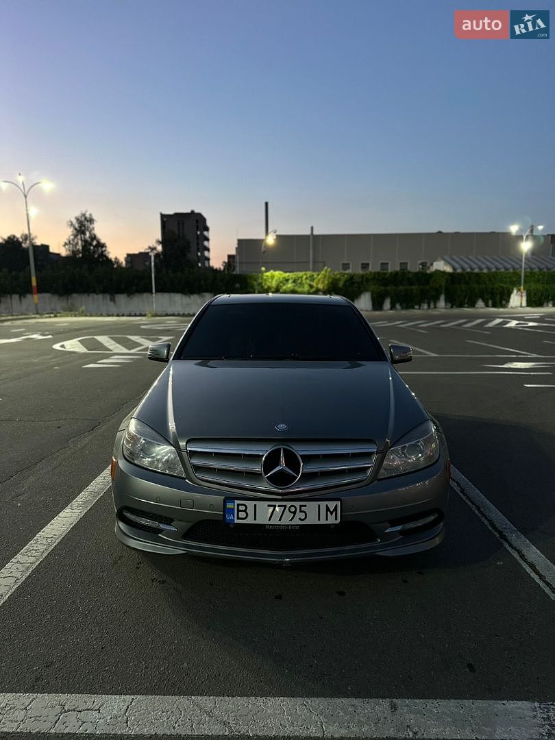 Mercedes-Benz C-Class 2011 VIN WDDGF8FBXBA517068 фото оголошення 4 з 15