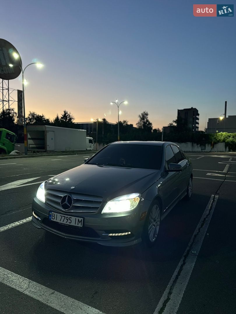 Mercedes-Benz C-Class 2011 VIN WDDGF8FBXBA517068 фото оголошення 10 з 15