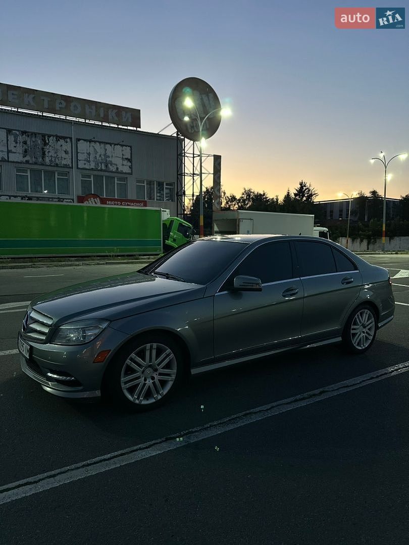 Mercedes-Benz C-Class 2011 VIN WDDGF8FBXBA517068 фото оголошення 12 з 15