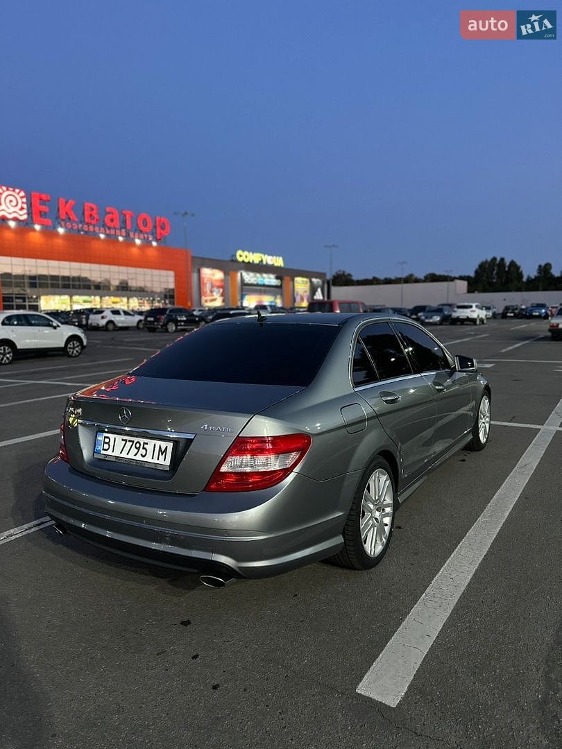Mercedes-Benz C-Class 2011 VIN WDDGF8FBXBA517068 фото оголошення 13 з 15