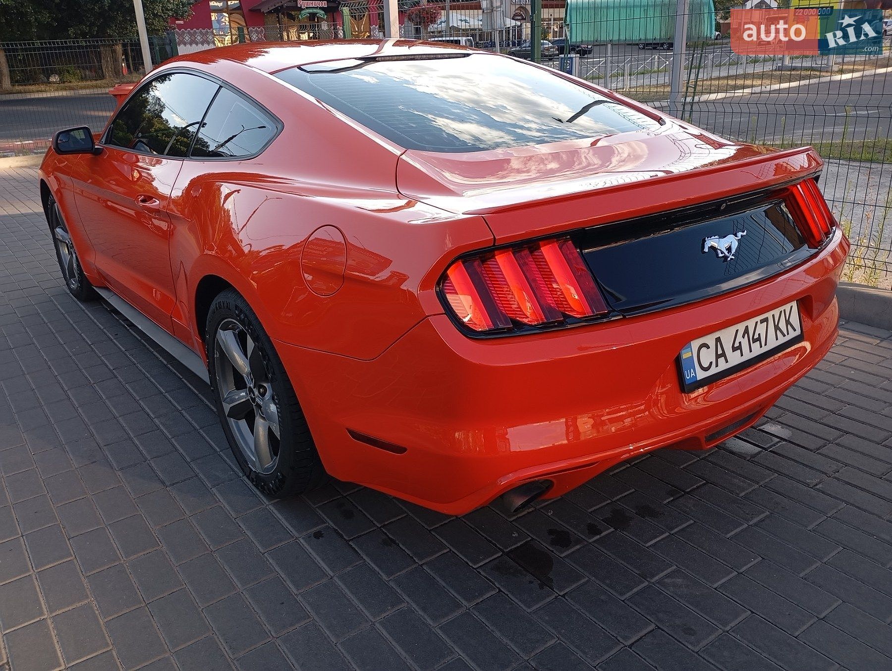 Ford Mustang 2015 VIN 1FA6P8TH2F5426277 фото оголошення 8 з 12