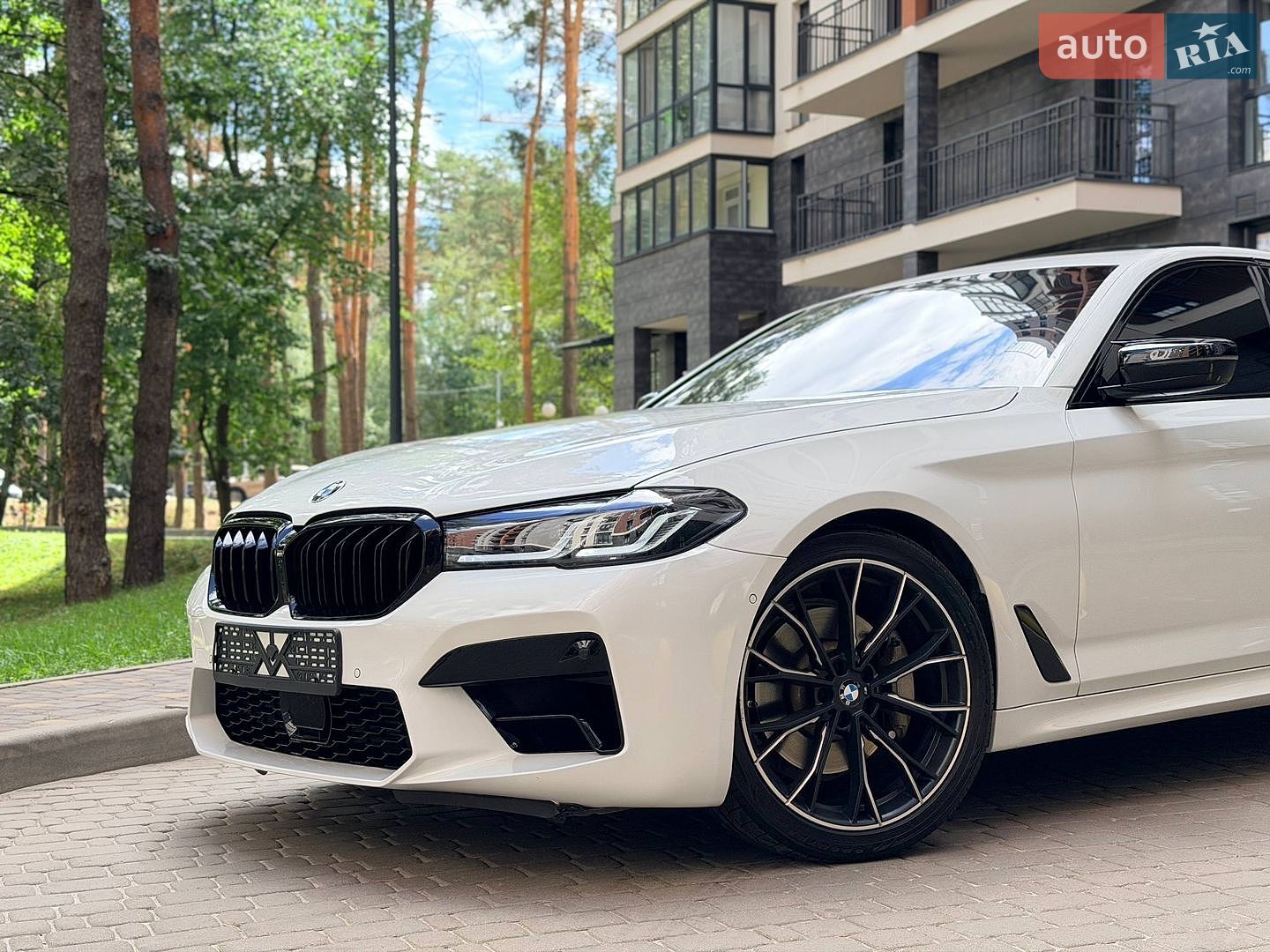 BMW 5 Series 2017 VIN WBAJE5C38HG914490 фото оголошення 6 з 27