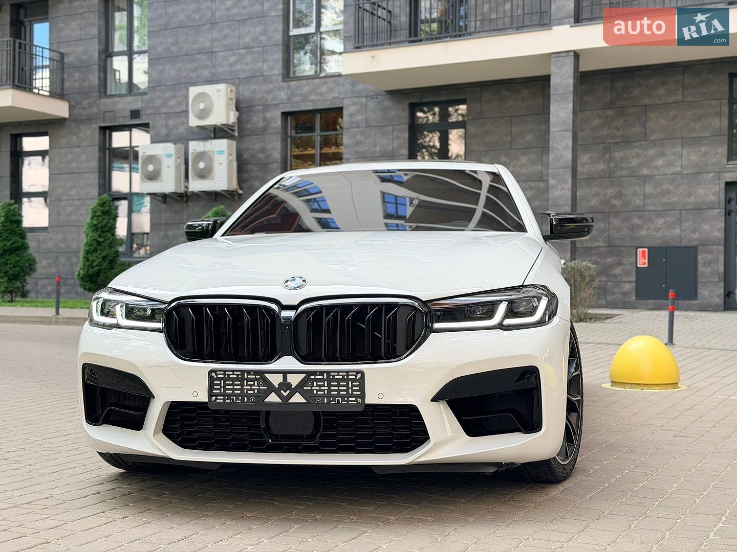 BMW 5 Series 2017 VIN WBAJE5C38HG914490 фото оголошення 8 з 27