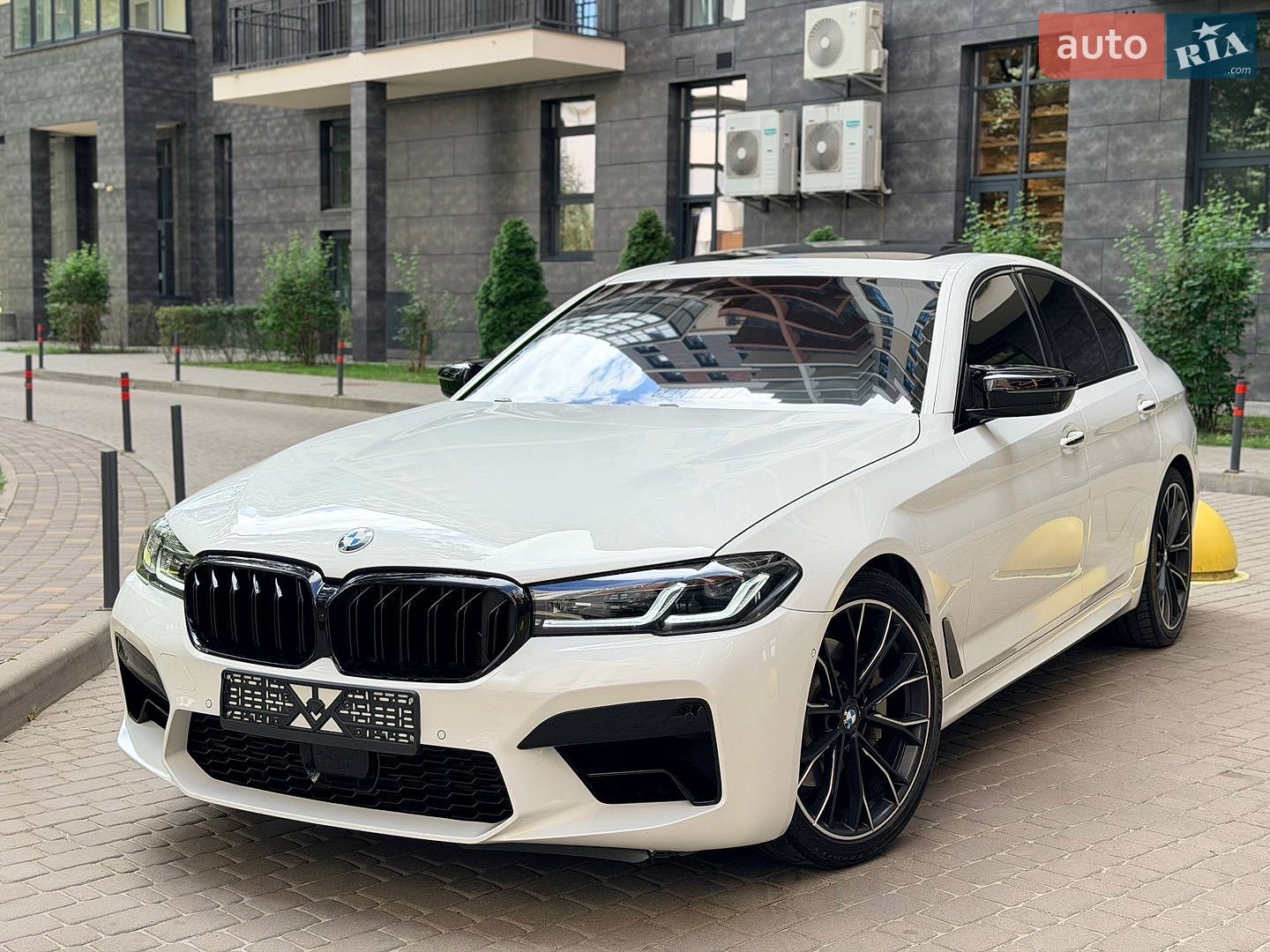 BMW 5 Series 2017 VIN WBAJE5C38HG914490 фото оголошення 9 з 27