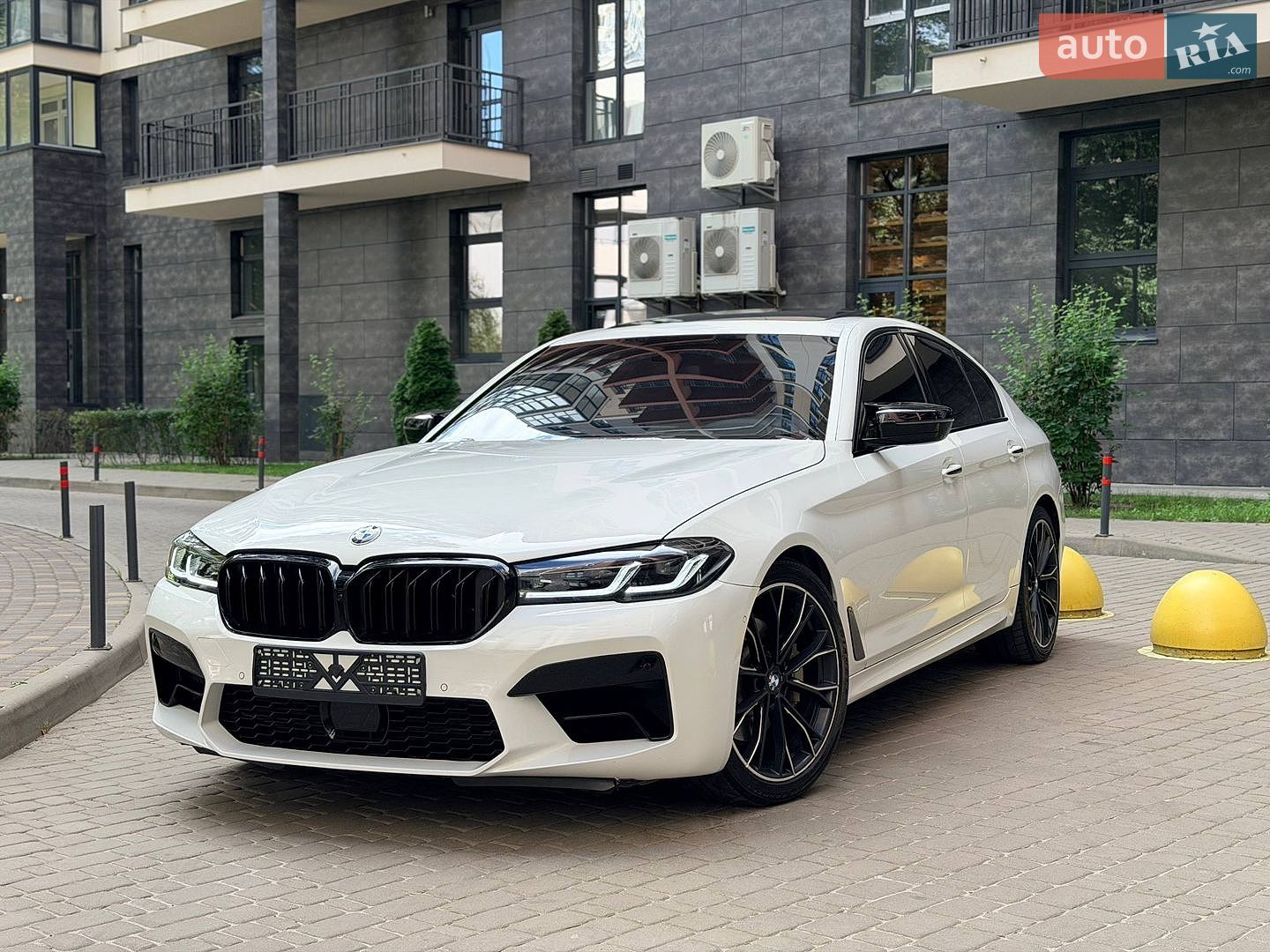 BMW 5 Series 2017 VIN WBAJE5C38HG914490 фото оголошення 10 з 27