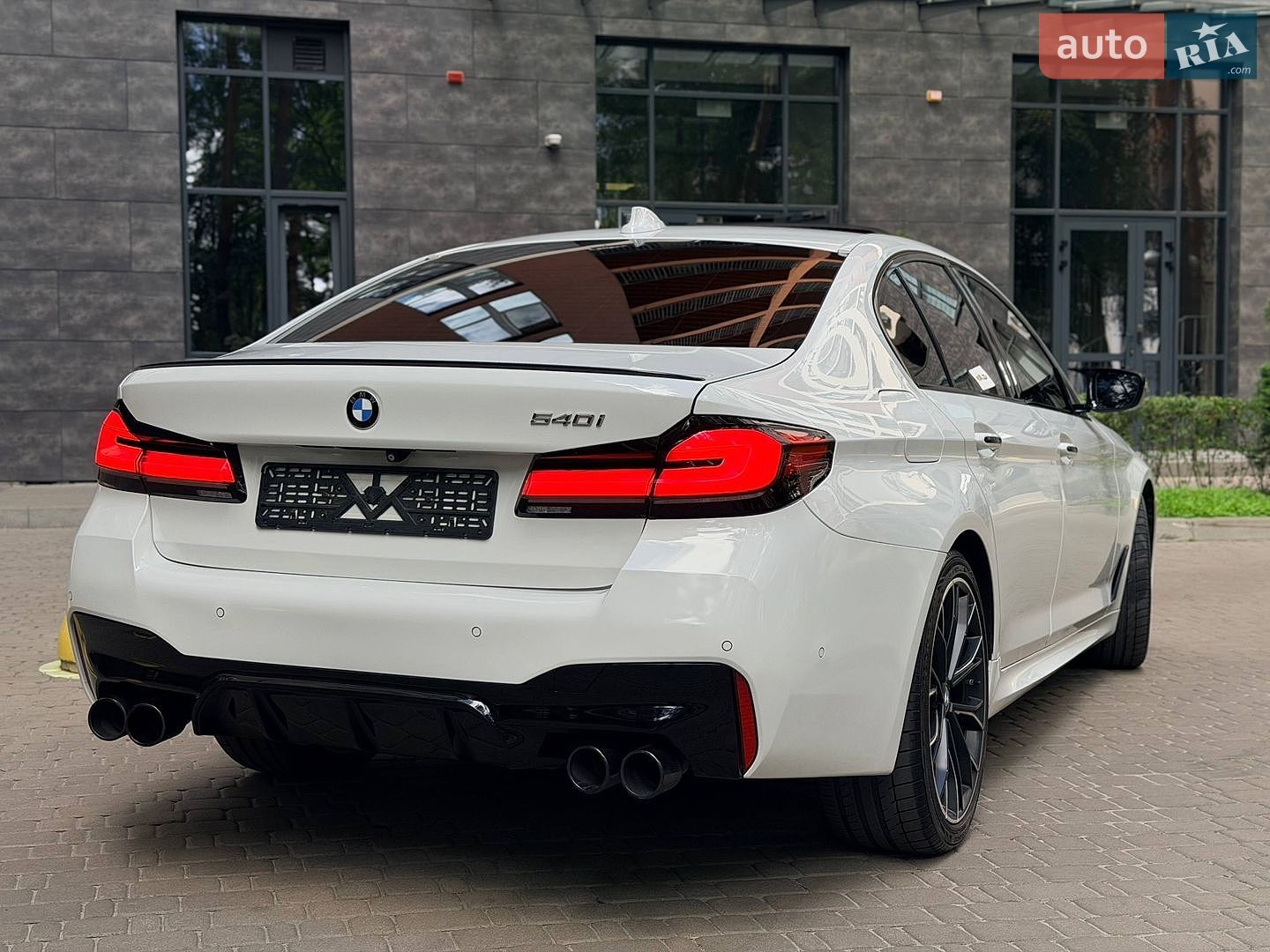 BMW 5 Series 2017 VIN WBAJE5C38HG914490 фото оголошення 12 з 27