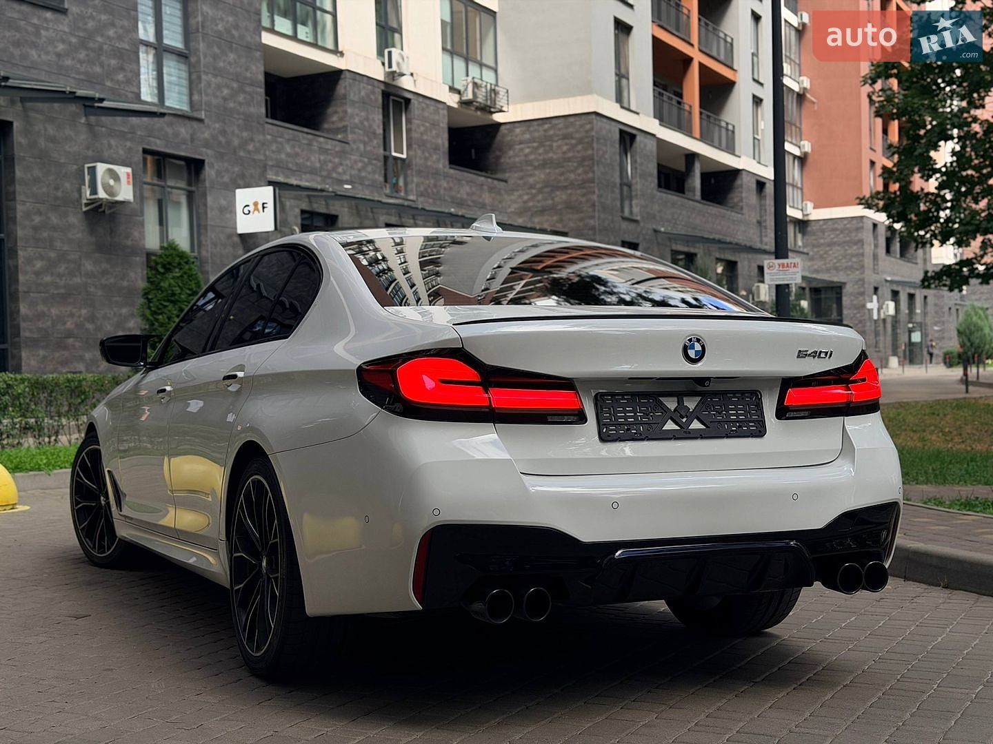 BMW 5 Series 2017 VIN WBAJE5C38HG914490 фото оголошення 16 з 27