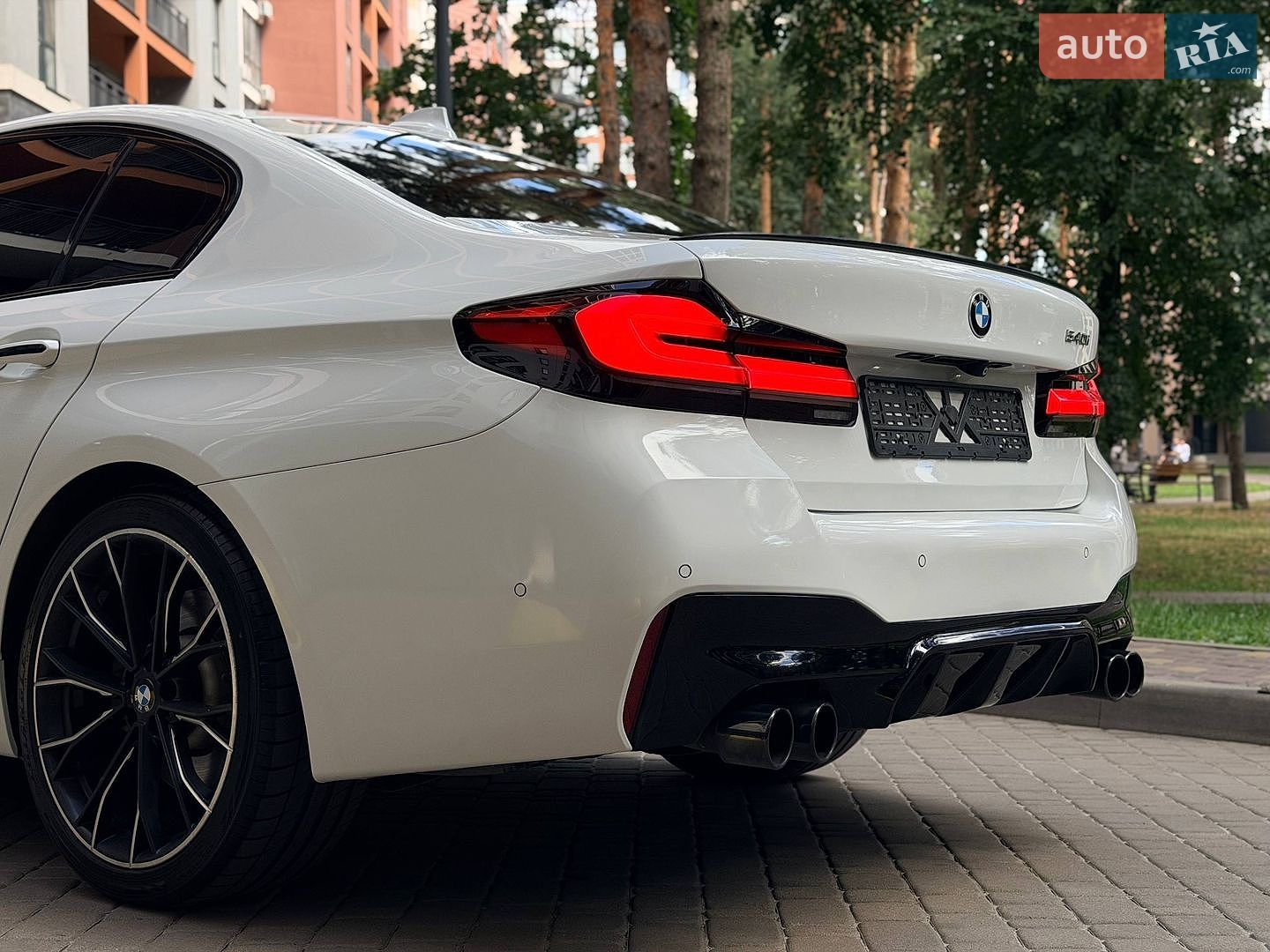 BMW 5 Series 2017 VIN WBAJE5C38HG914490 фото оголошення 18 з 27