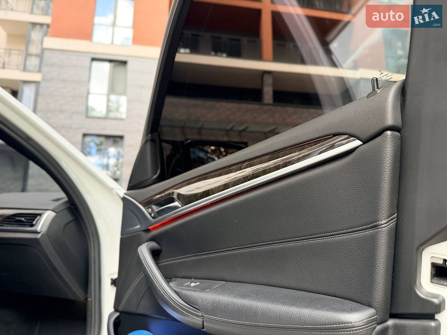 BMW 5 Series 2017 VIN WBAJE5C38HG914490 фото оголошення 25 з 27
