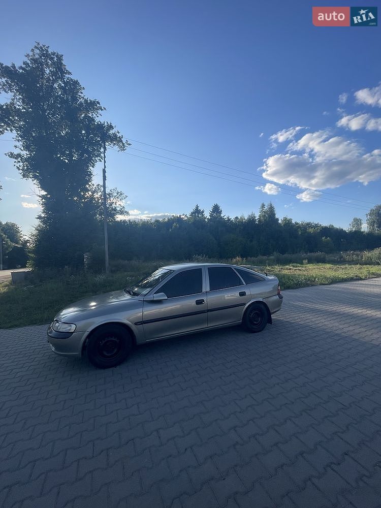 Opel Vectra 1997 VIN W0L000038V5238013 фото оголошення 4 з 8