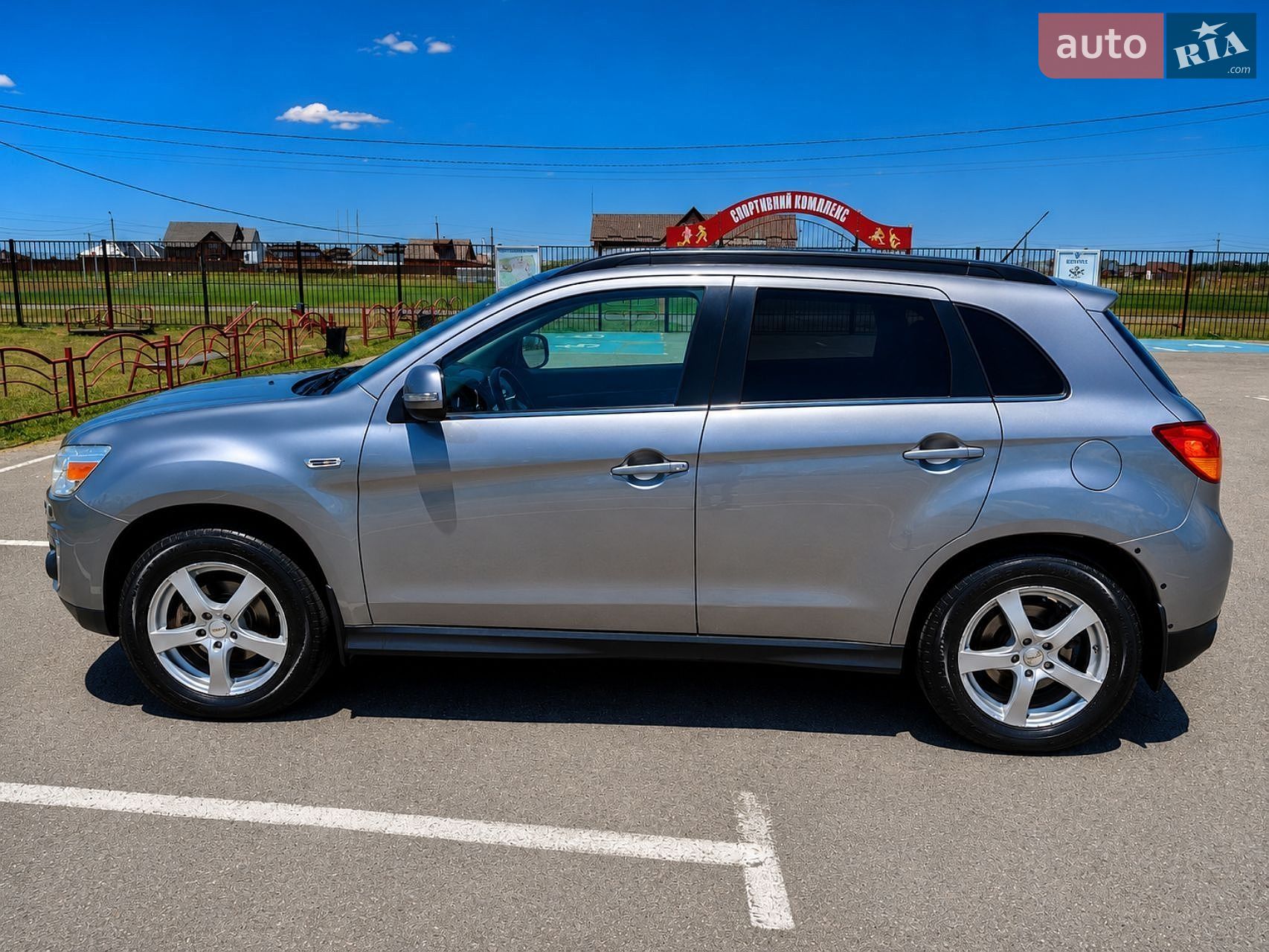 Mitsubishi ASX 2013 VIN JMBXLGA8WEZ400582 фото оголошення 2 з 19