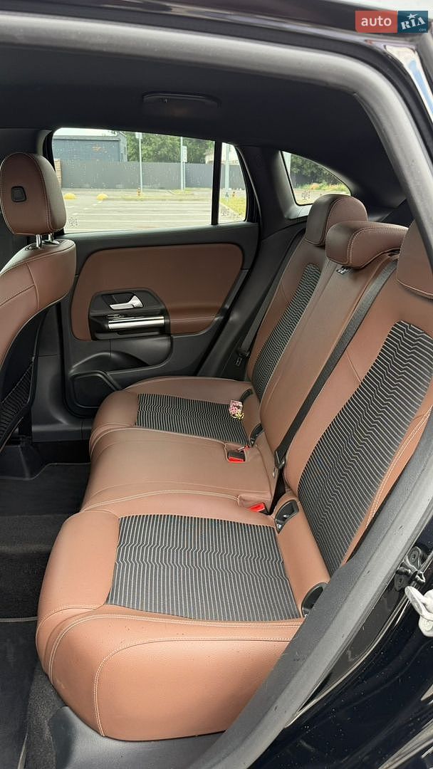 Mercedes-Benz GLA-Class 2022 VIN W1N2477871J377383 фото оголошення 10 з 12