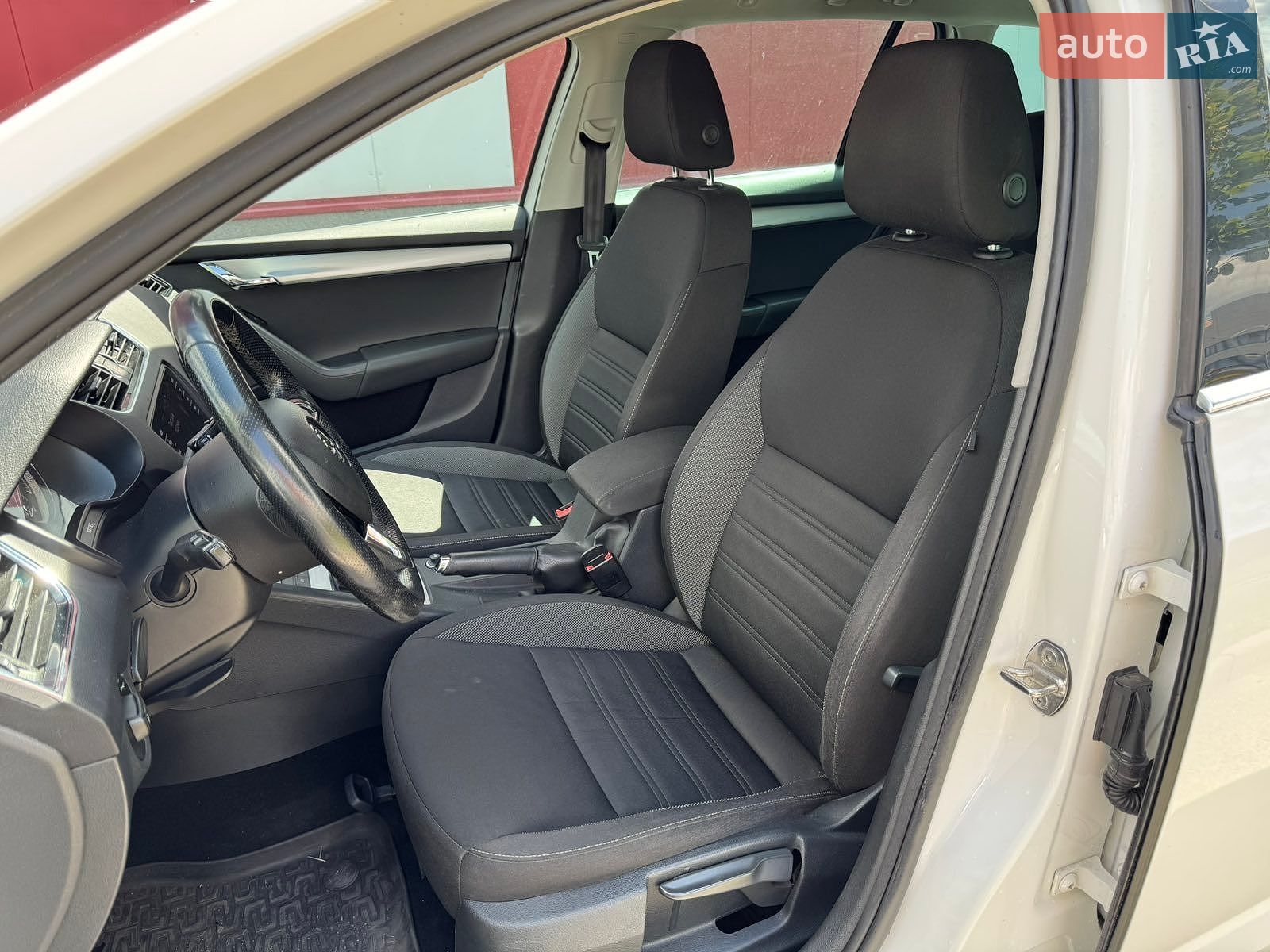 Skoda Octavia 2018 VIN TMBLJ9NE5J0257529 фото оголошення 12 з 20