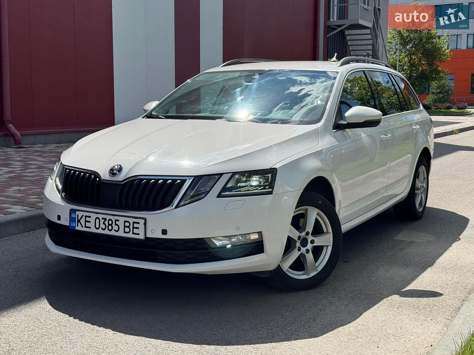 Skoda Octavia 2018 VIN TMBLJ9NE5J0257529 фото оголошення 3 з 20