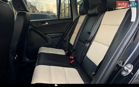 Volkswagen Tiguan 2017 VIN WVGBV7AX5HK027866 фото оголошення 4 з 5