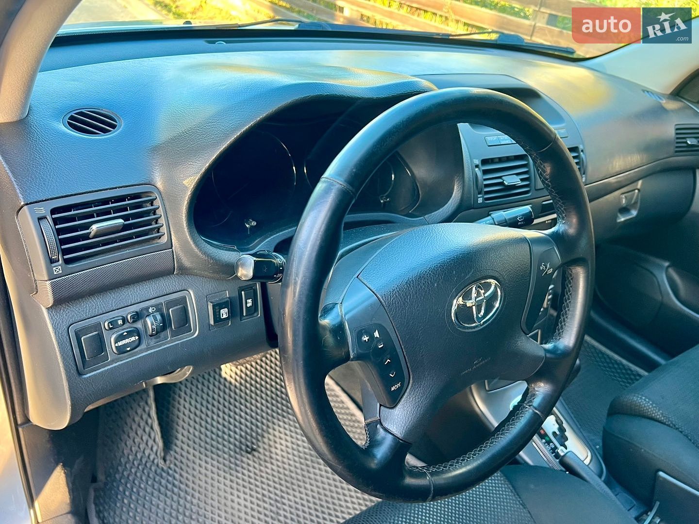 Toyota Avensis 2005 VIN SB1BR56L50E134202 фото оголошення 19 з 26