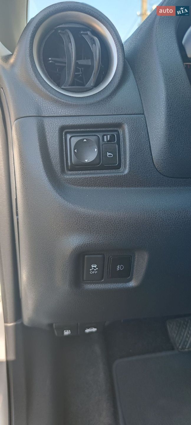 Nissan Versa Note 2017 VIN 3N1CE2CP6HL379784 фото оголошення 15 з 27