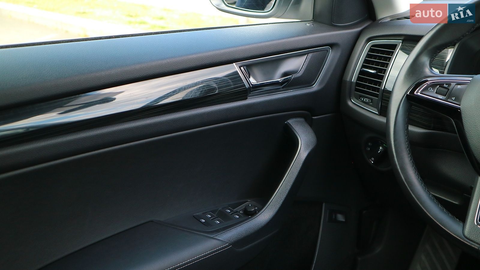 Skoda Kodiaq 2019 VIN TMBLJ6NS5KB400425 фото оголошення 16 з 30