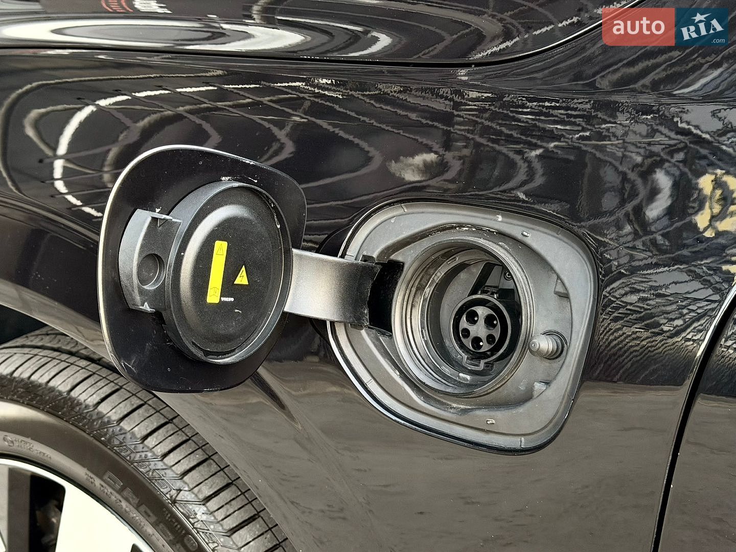 Volvo XC60 2024 VIN YV4H60RC0S1026249 фото оголошення 2 з 55