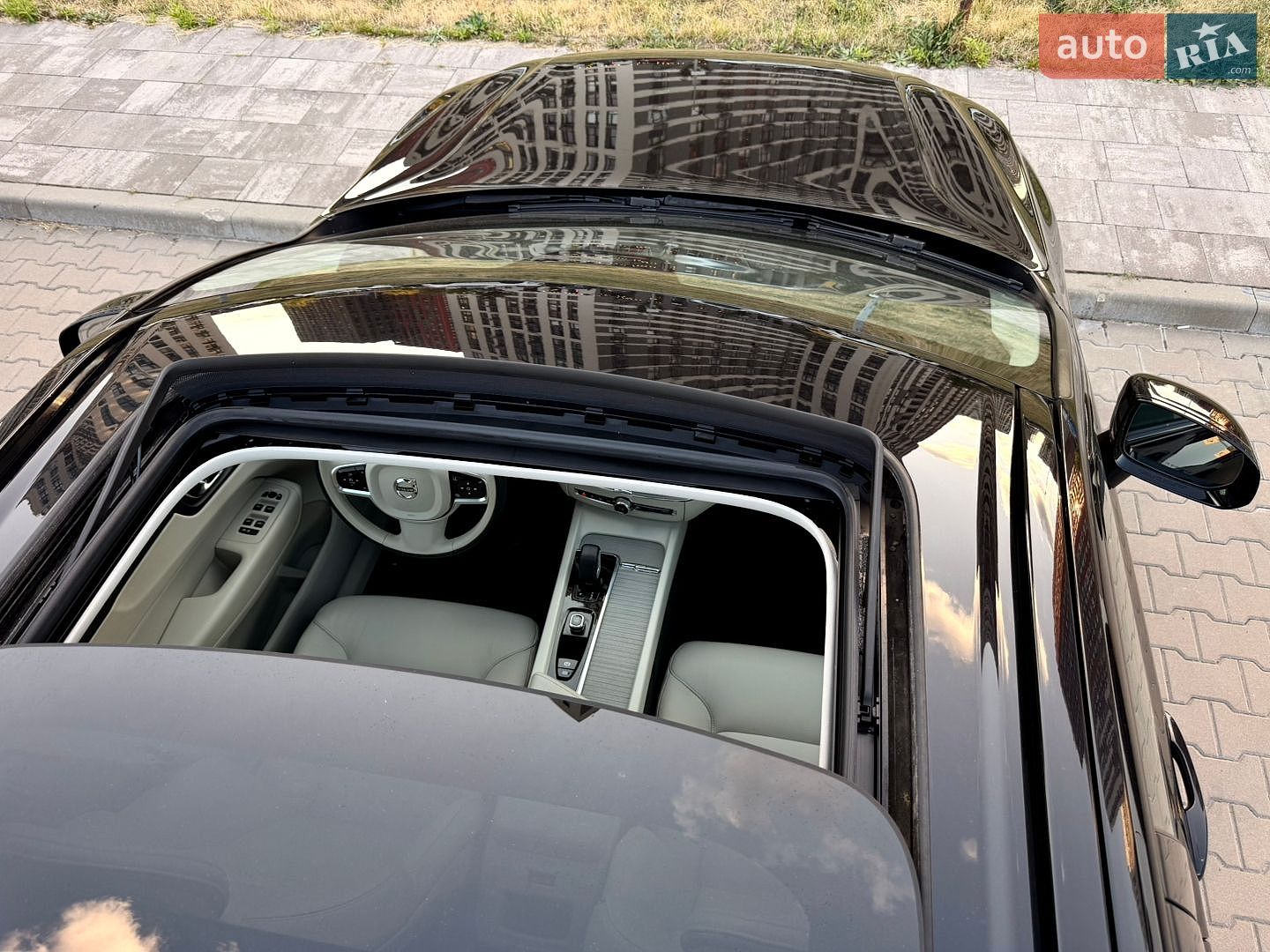 Volvo XC60 2024 VIN YV4H60RC0S1026249 фото оголошення 6 з 55