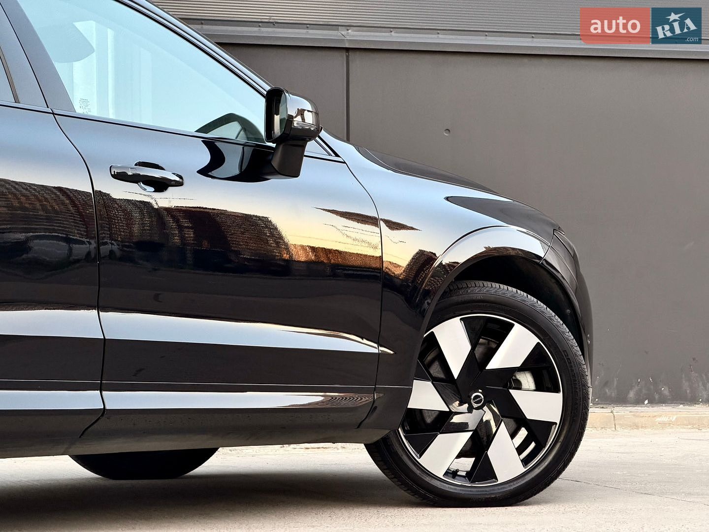 Volvo XC60 2024 VIN YV4H60RC0S1026249 фото оголошення 12 з 55