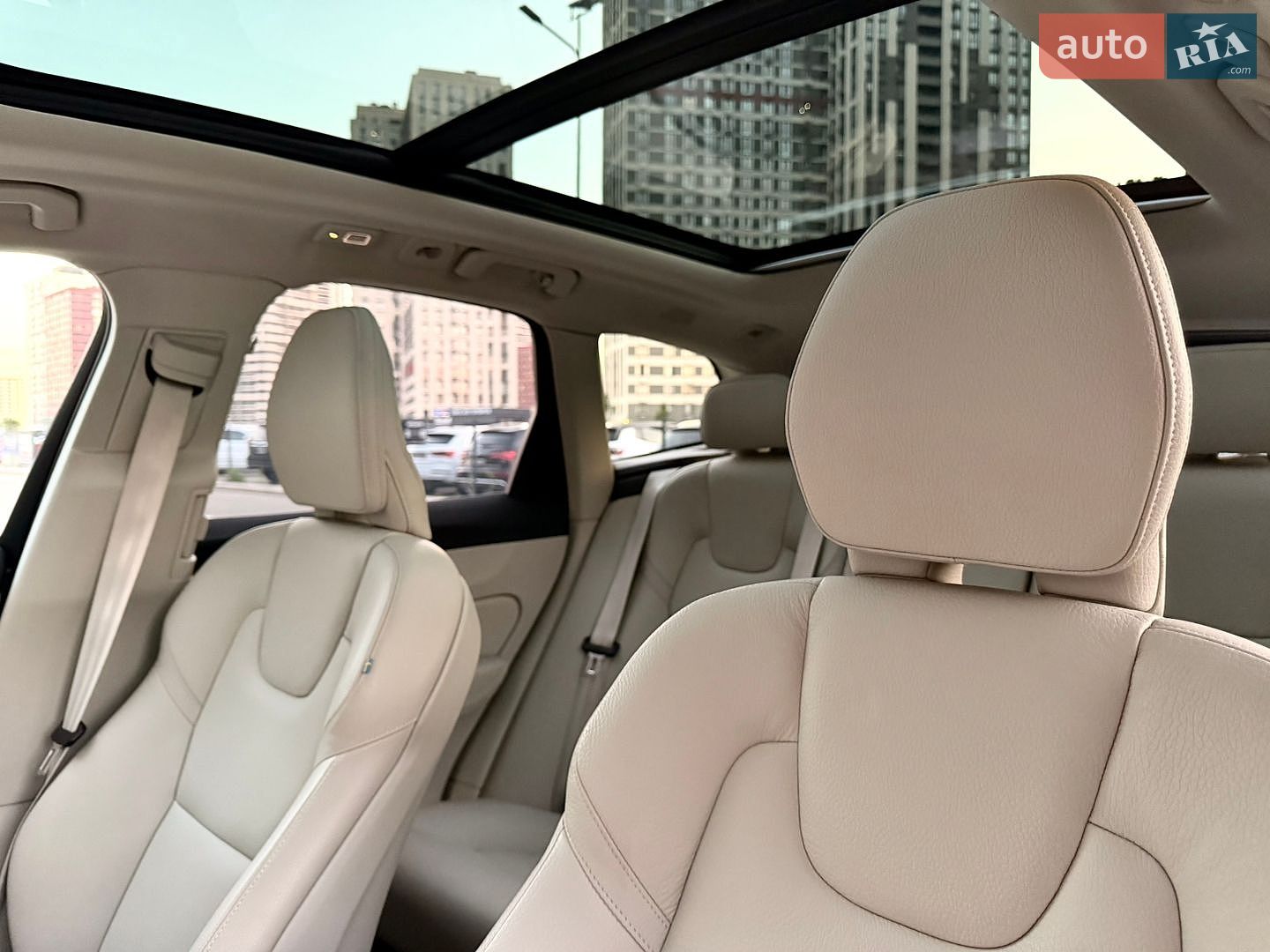 Volvo XC60 2024 VIN YV4H60RC0S1026249 фото оголошення 28 з 55