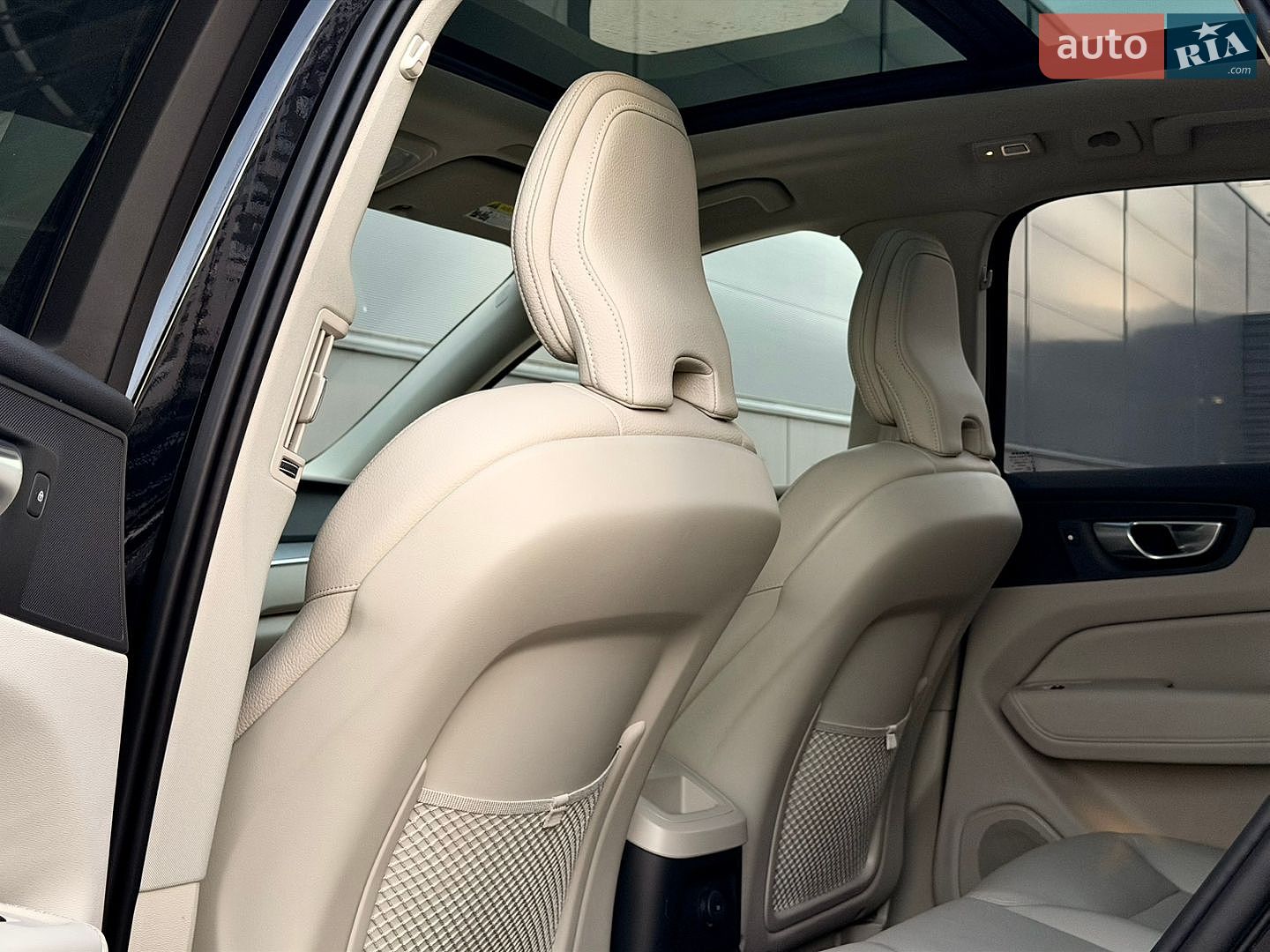 Volvo XC60 2024 VIN YV4H60RC0S1026249 фото оголошення 32 з 55
