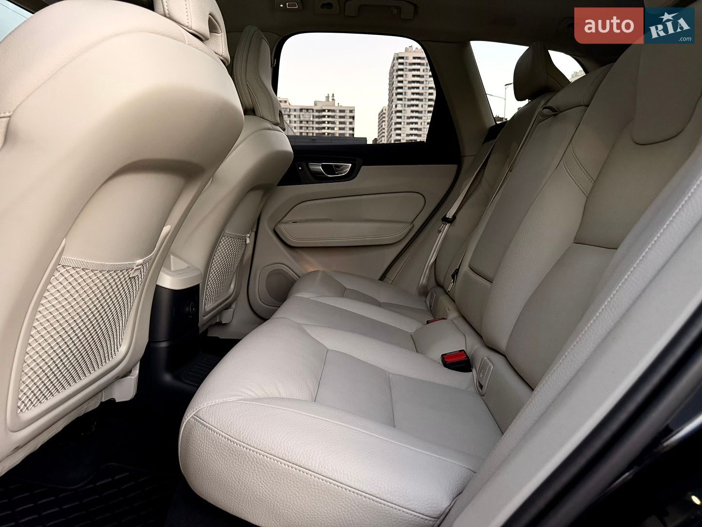 Volvo XC60 2024 VIN YV4H60RC0S1026249 фото оголошення 34 з 55