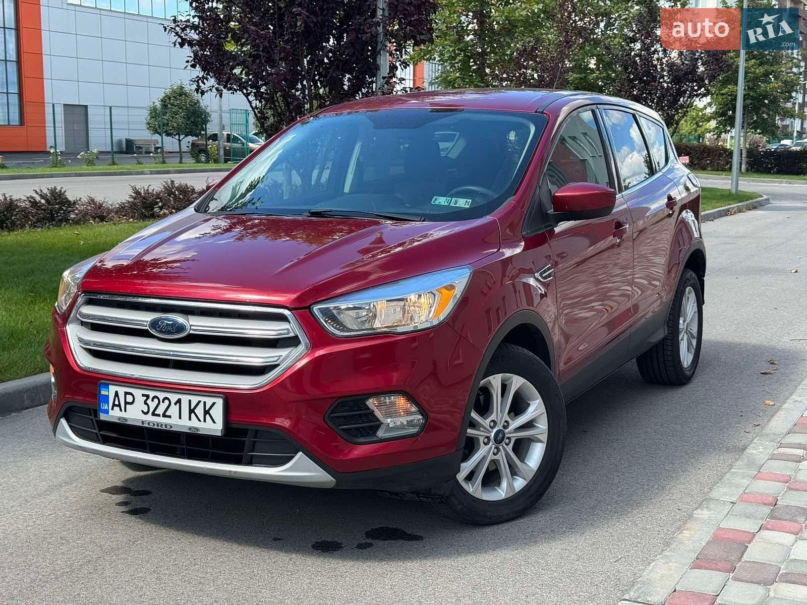 Ford Escape 2018 VIN 1FMCU0GD0KUA47739 фото оголошення 3 з 19