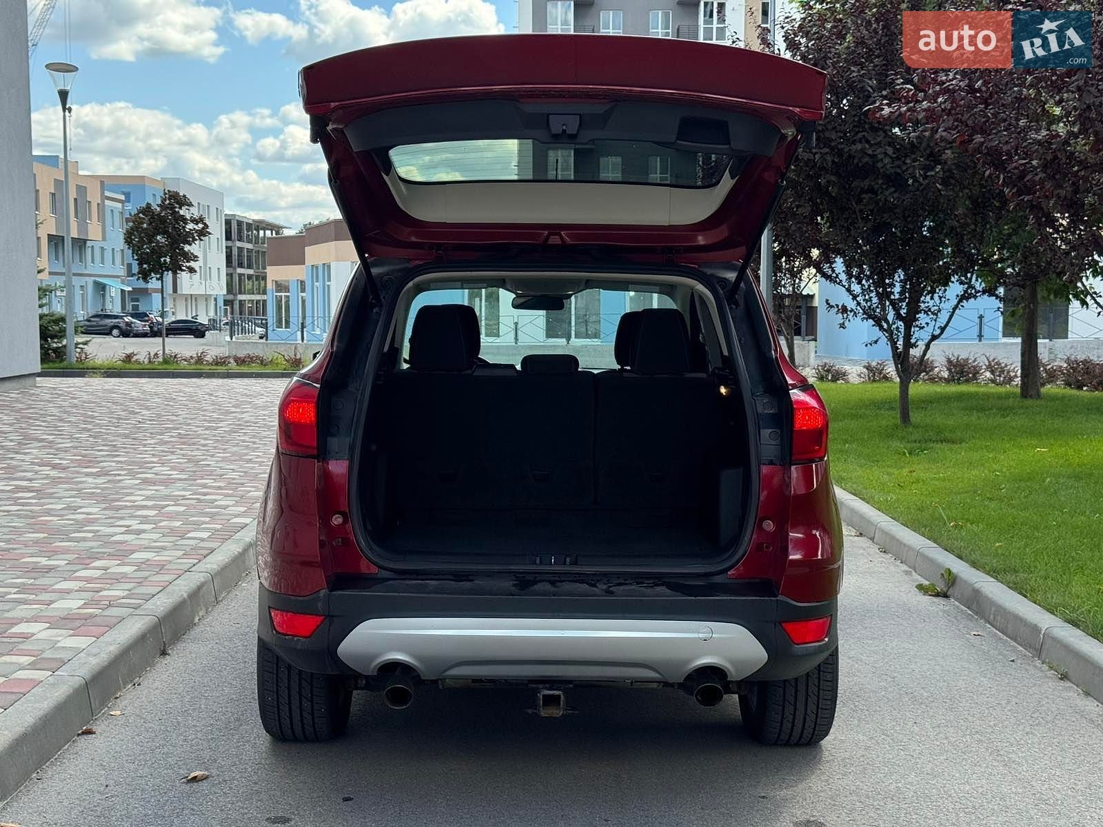 Ford Escape 2018 VIN 1FMCU0GD0KUA47739 фото оголошення 10 з 19