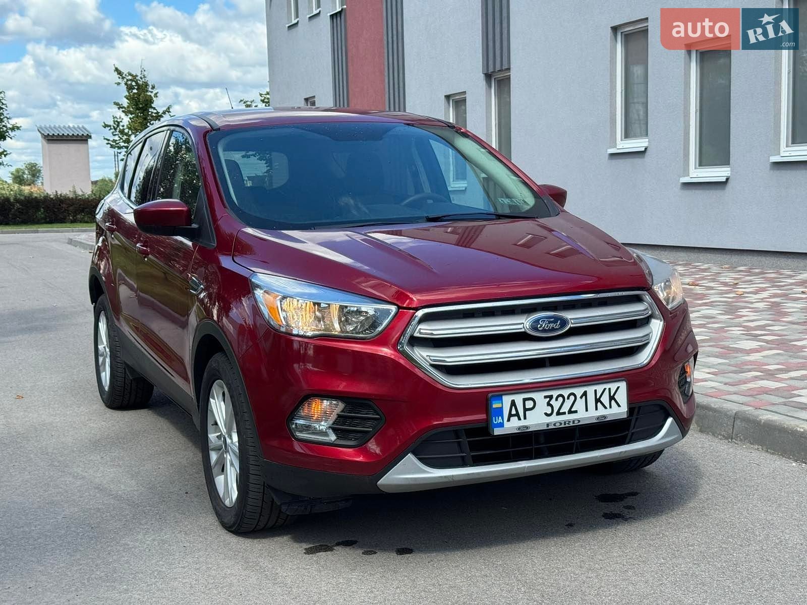 Ford Escape 2018 VIN 1FMCU0GD0KUA47739 фото оголошення 7 з 19