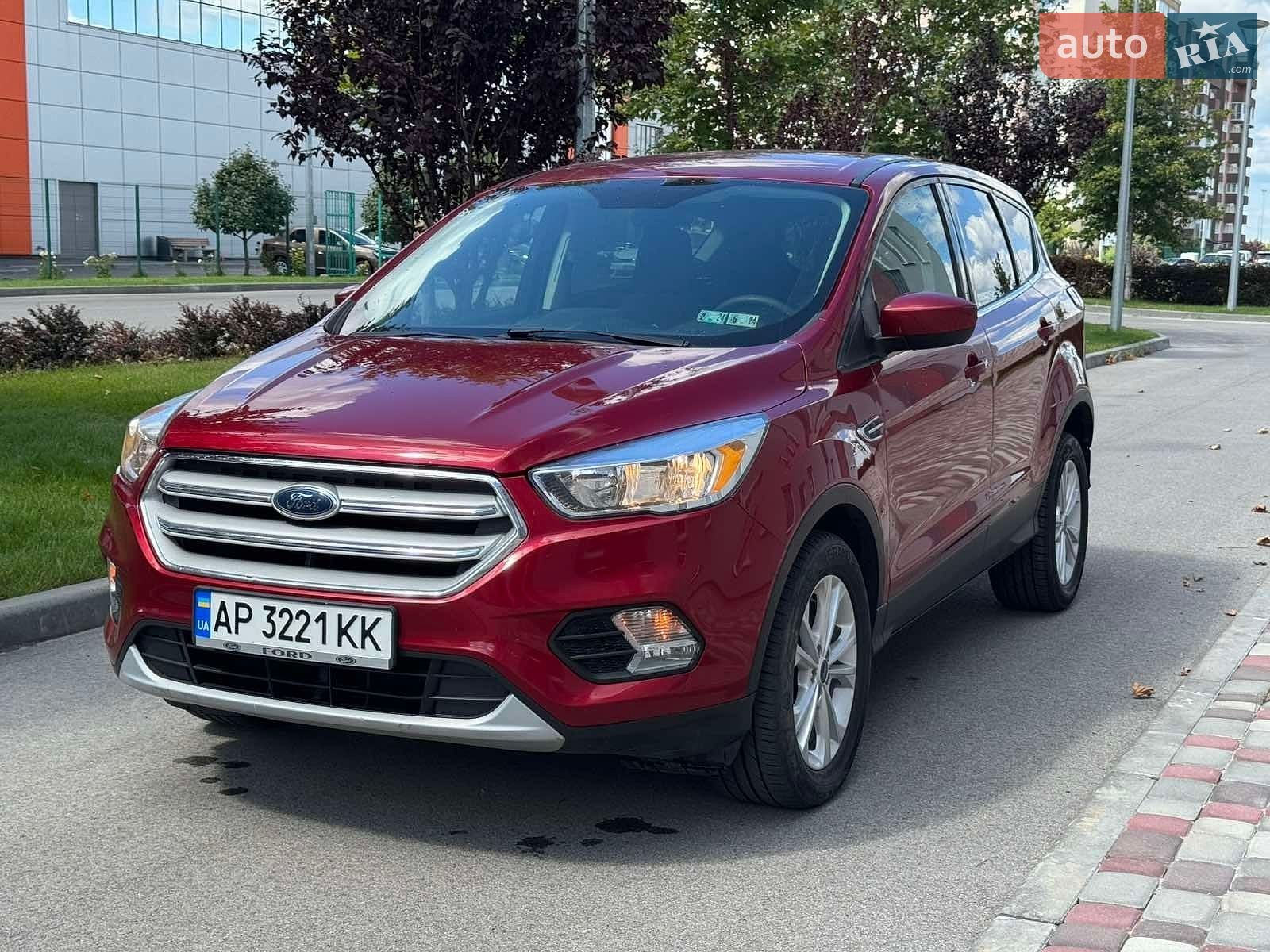 Ford Escape 2018 VIN 1FMCU0GD0KUA47739 фото оголошення 8 з 19