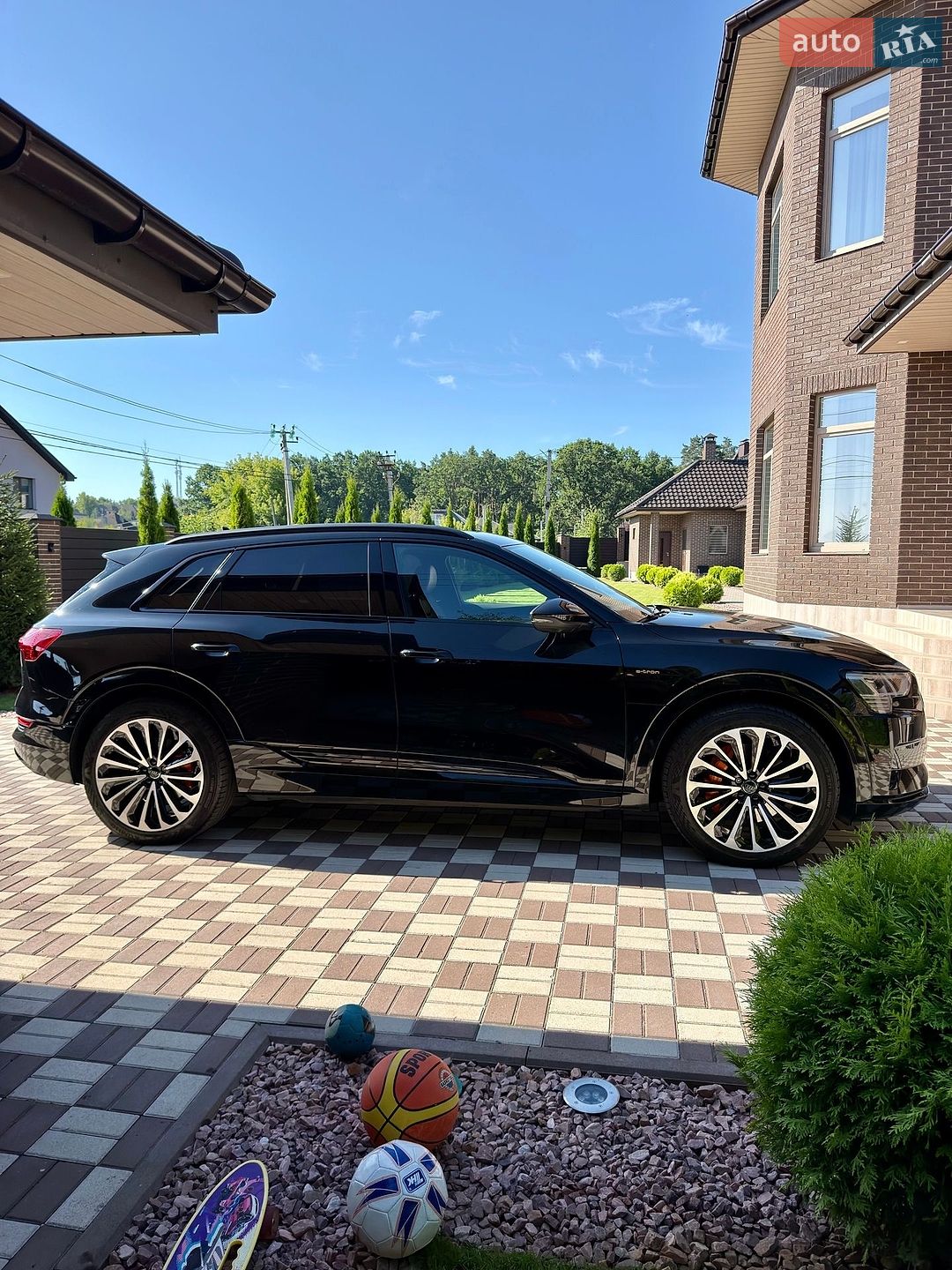 Audi e-tron 2020 VIN WAUZZZGE5LB038736 фото оголошення 4 з 18