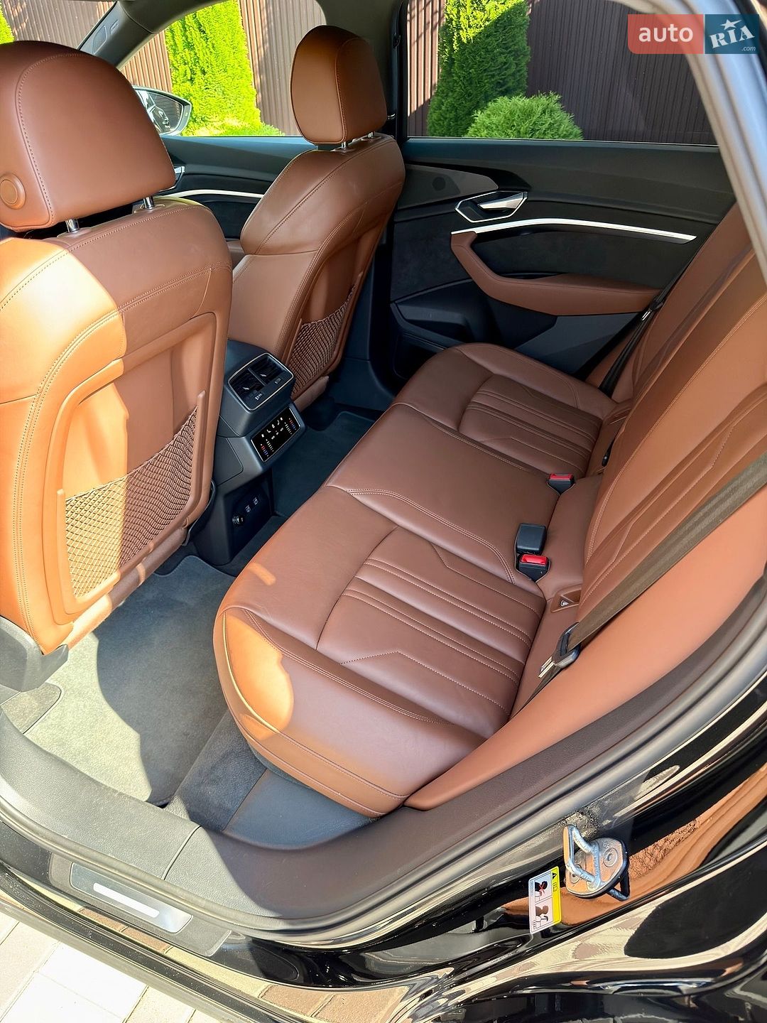 Audi e-tron 2020 VIN WAUZZZGE5LB038736 фото оголошення 10 з 18