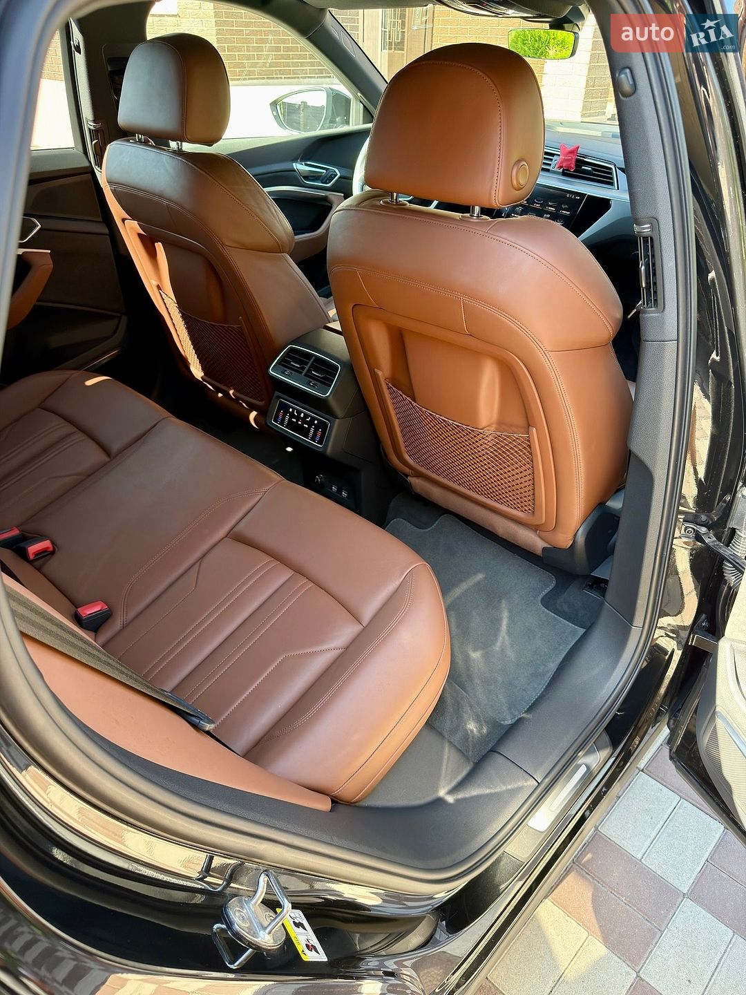 Audi e-tron 2020 VIN WAUZZZGE5LB038736 фото оголошення 12 з 18