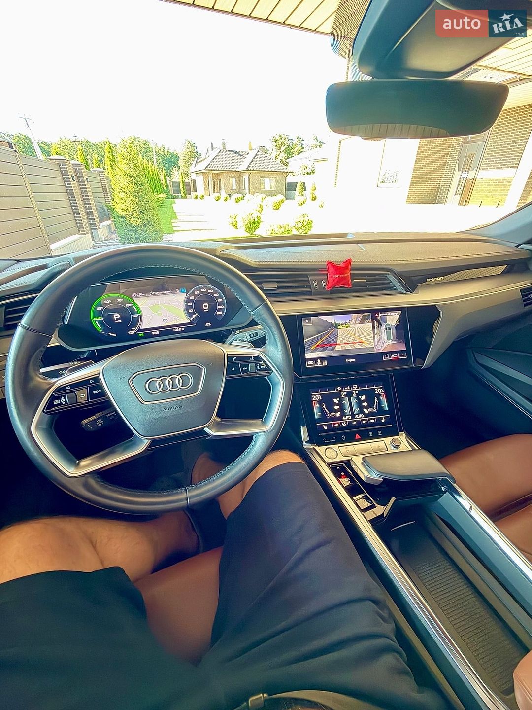 Audi e-tron 2020 VIN WAUZZZGE5LB038736 фото оголошення 14 з 18