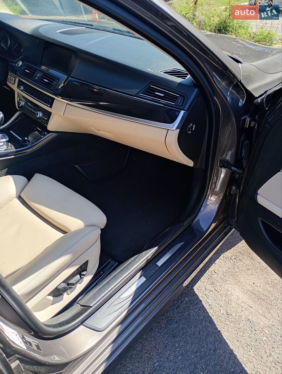 BMW 5 Series 2013 VIN WBAXA31050DW63873 фото оголошення 12 з 21