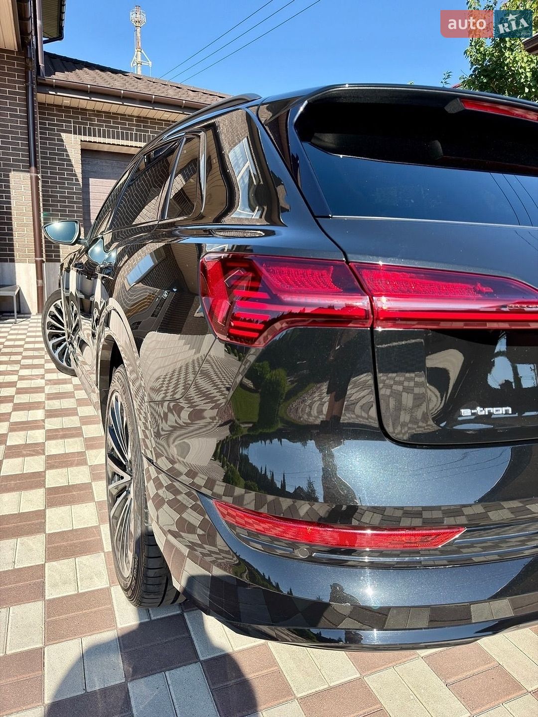 Audi e-tron 2020 VIN WAUZZZGE5LB038736 фото оголошення 7 з 18