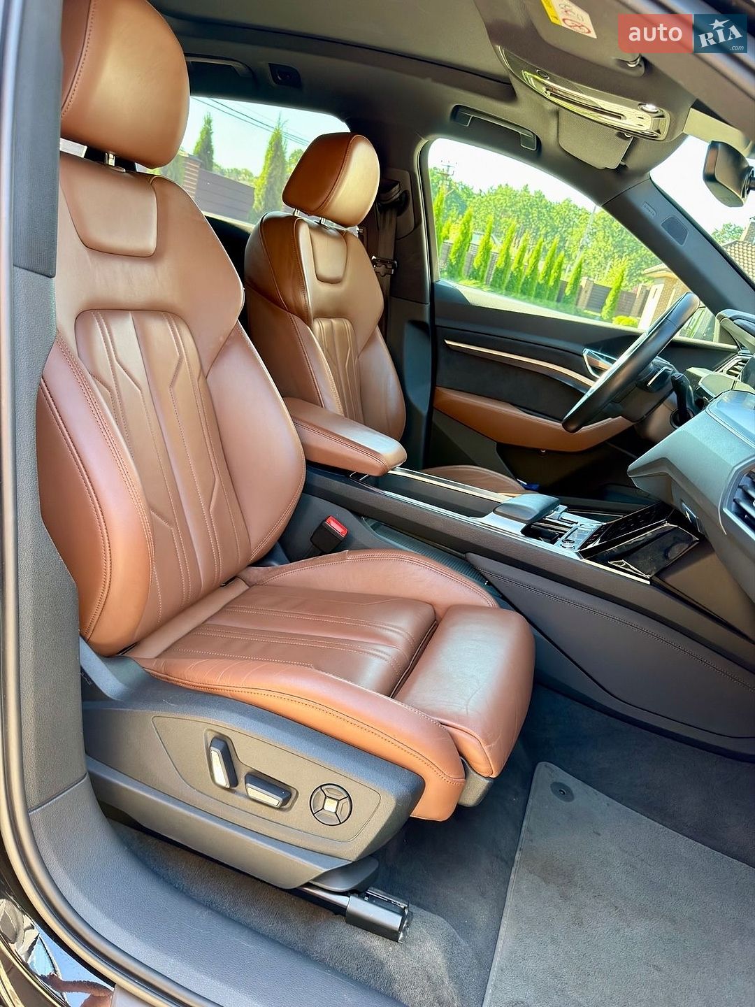 Audi e-tron 2020 VIN WAUZZZGE5LB038736 фото оголошення 13 з 18
