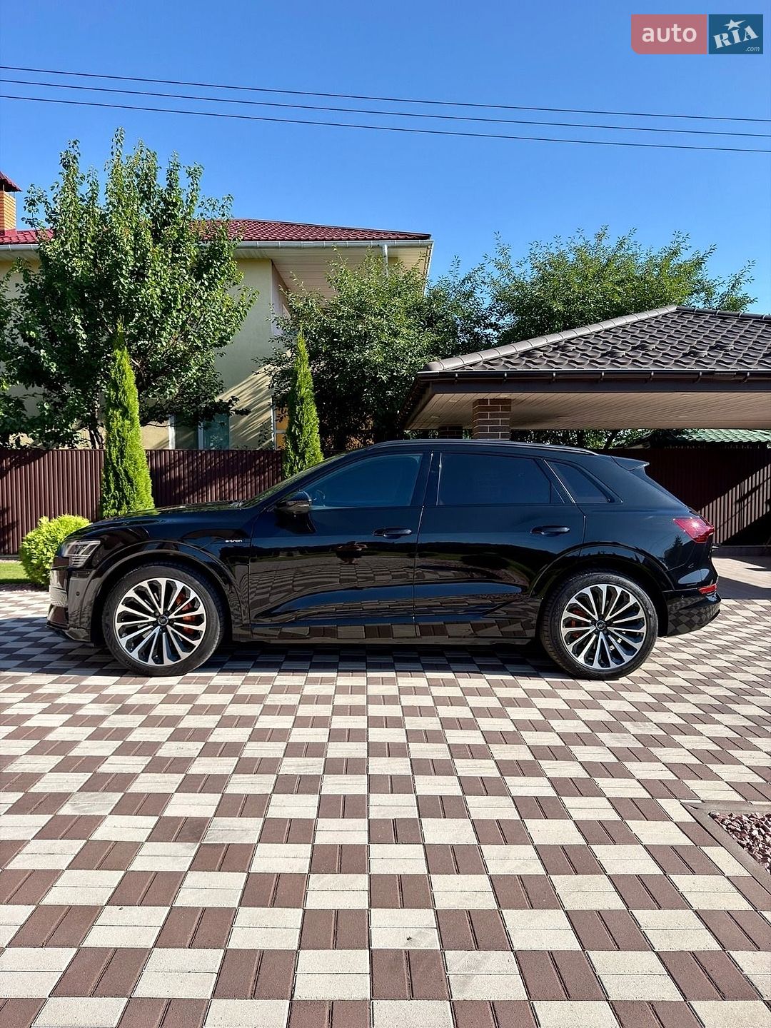 Audi e-tron 2020 VIN WAUZZZGE5LB038736 фото оголошення 3 з 18
