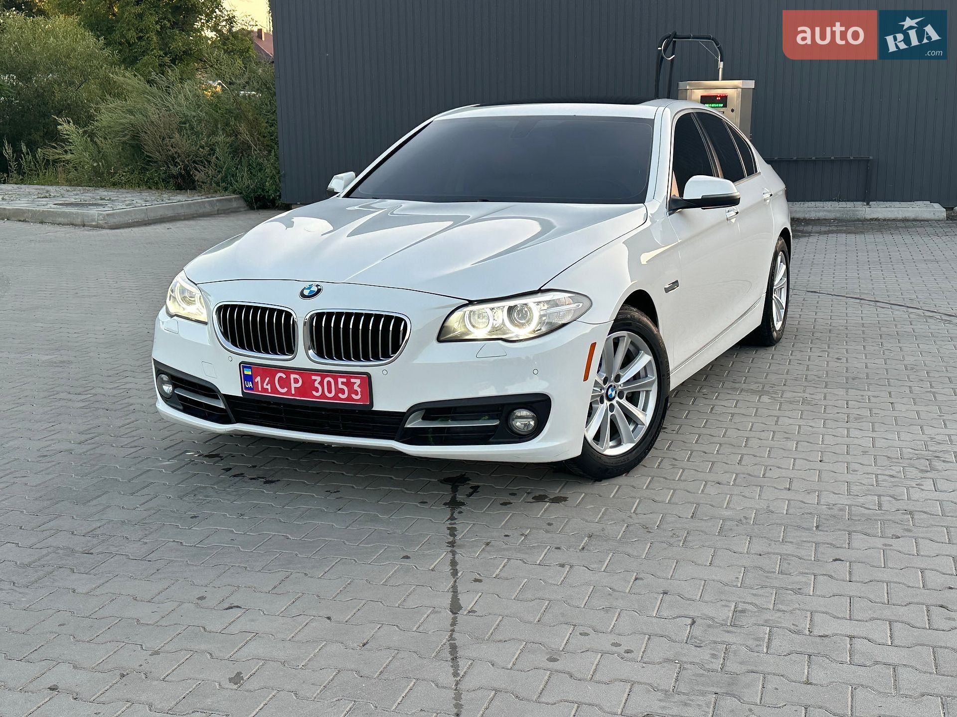 BMW 5 Series 2015 VIN WBA5A7C50FD621448 фото оголошення 2 з 55