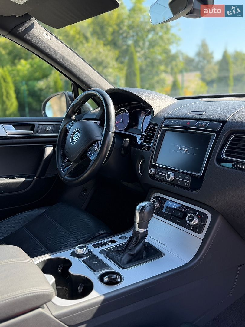 Volkswagen Touareg 2017 VIN WVGRF7BP6HD006412 фото оголошення 17 з 35