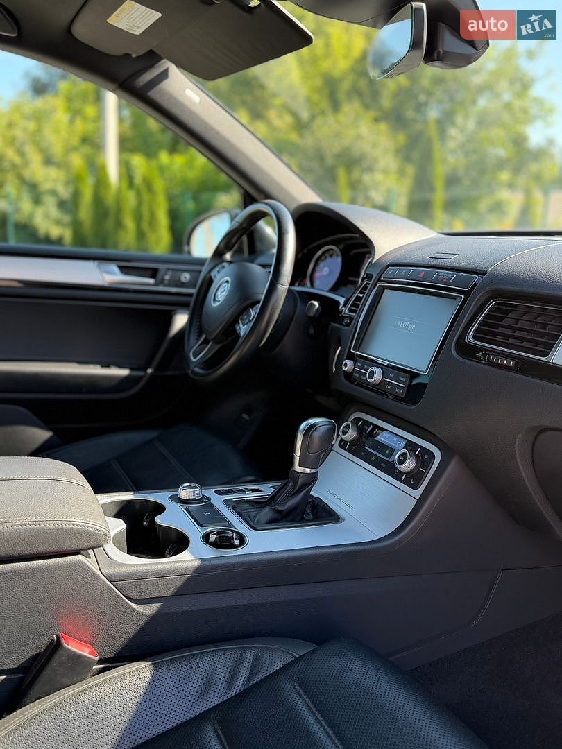 Volkswagen Touareg 2017 VIN WVGRF7BP6HD006412 фото оголошення 18 з 35