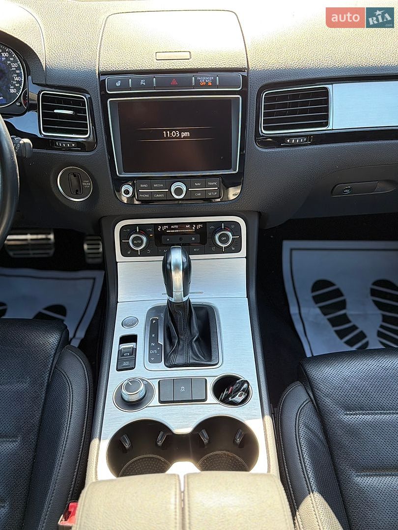 Volkswagen Touareg 2017 VIN WVGRF7BP6HD006412 фото оголошення 24 з 35