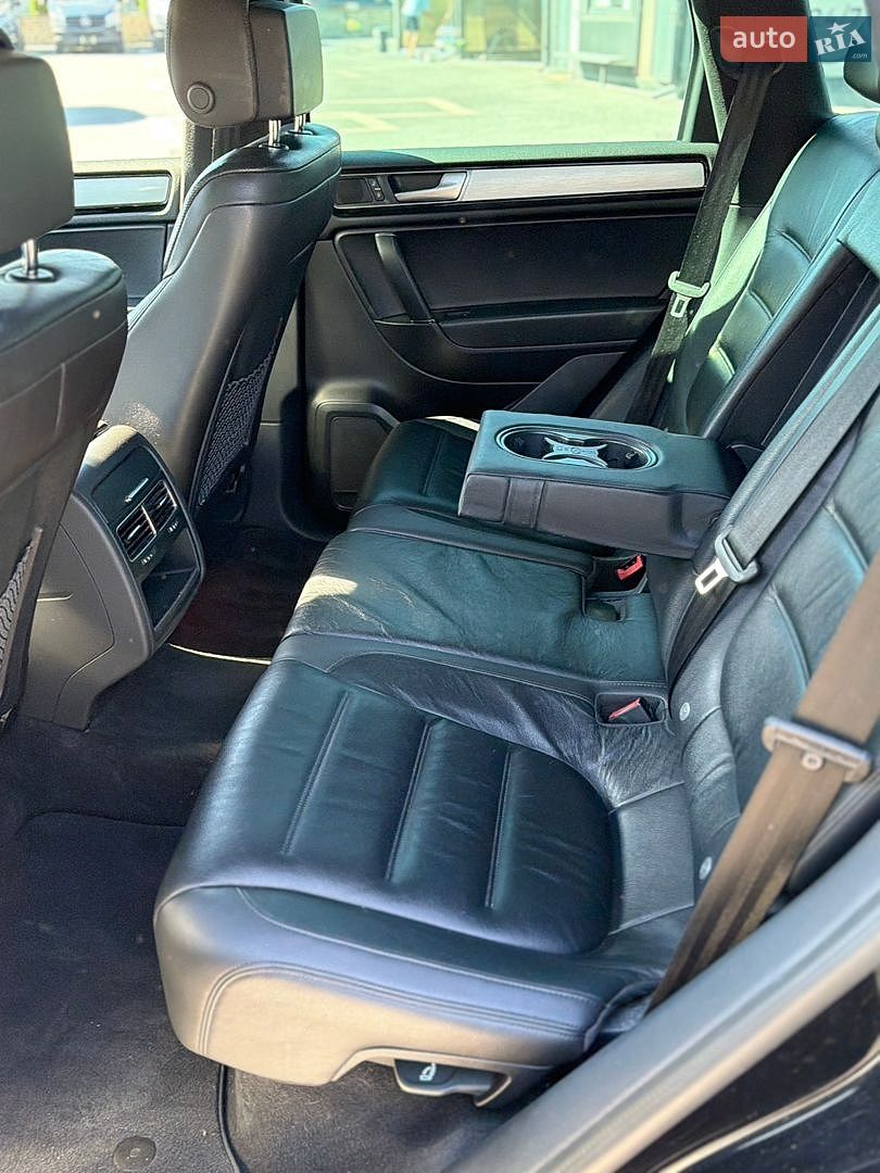 Volkswagen Touareg 2017 VIN WVGRF7BP6HD006412 фото оголошення 26 з 35