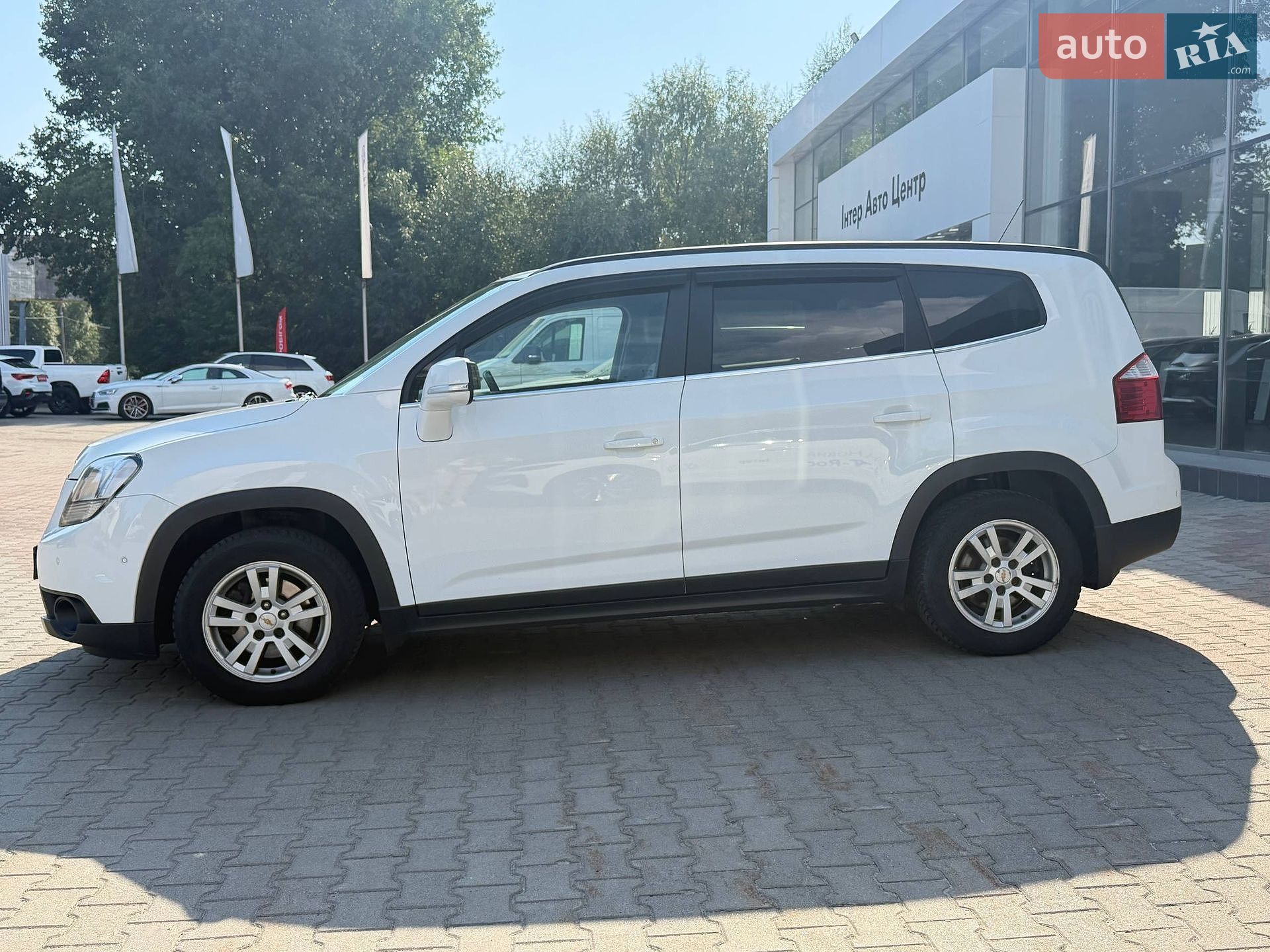 Chevrolet Orlando 2016 VIN KL1YA7589HK606845 фото оголошення 4 з 35