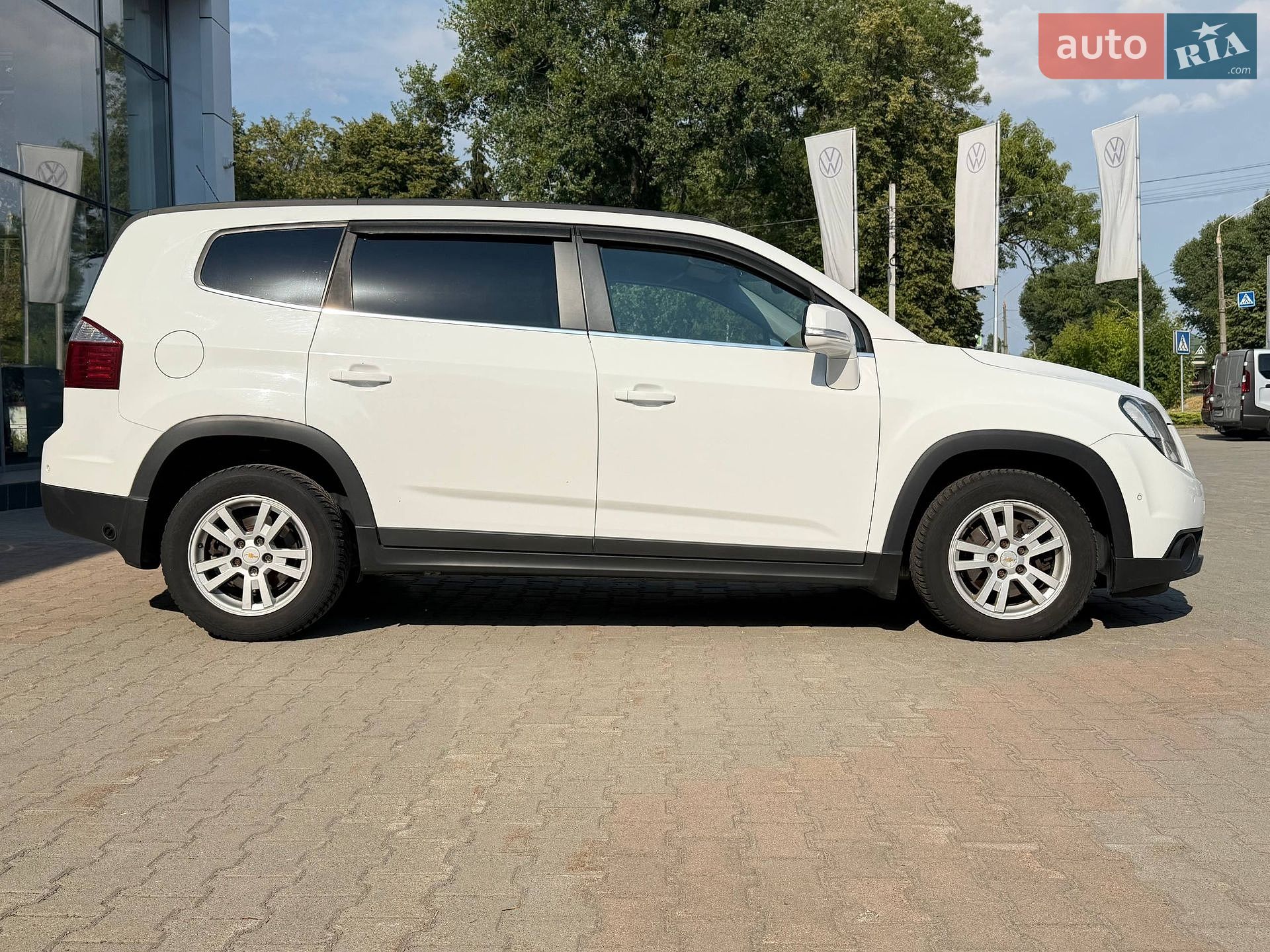 Chevrolet Orlando 2016 VIN KL1YA7589HK606845 фото оголошення 8 з 35