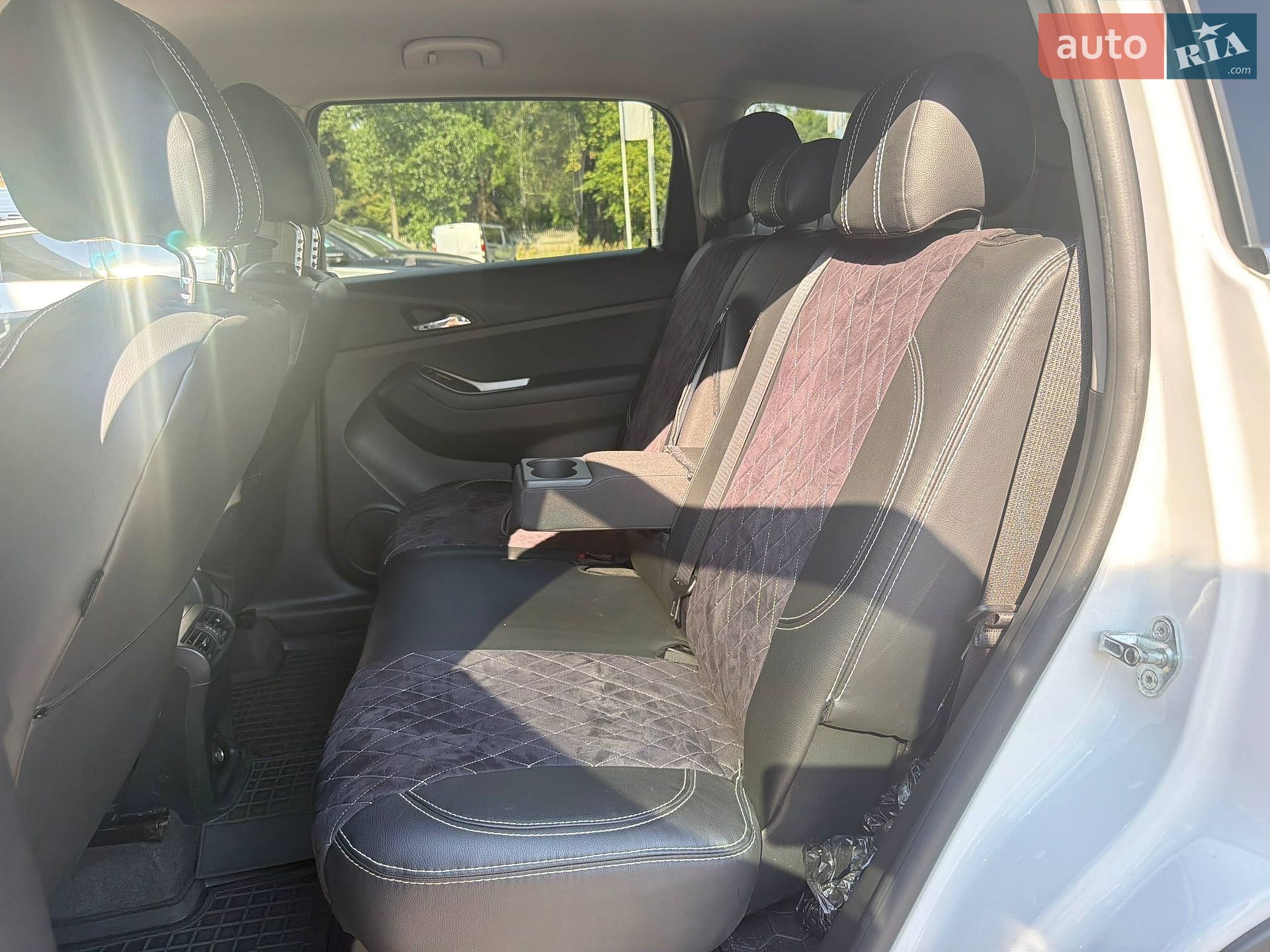 Chevrolet Orlando 2016 VIN KL1YA7589HK606845 фото оголошення 25 з 35
