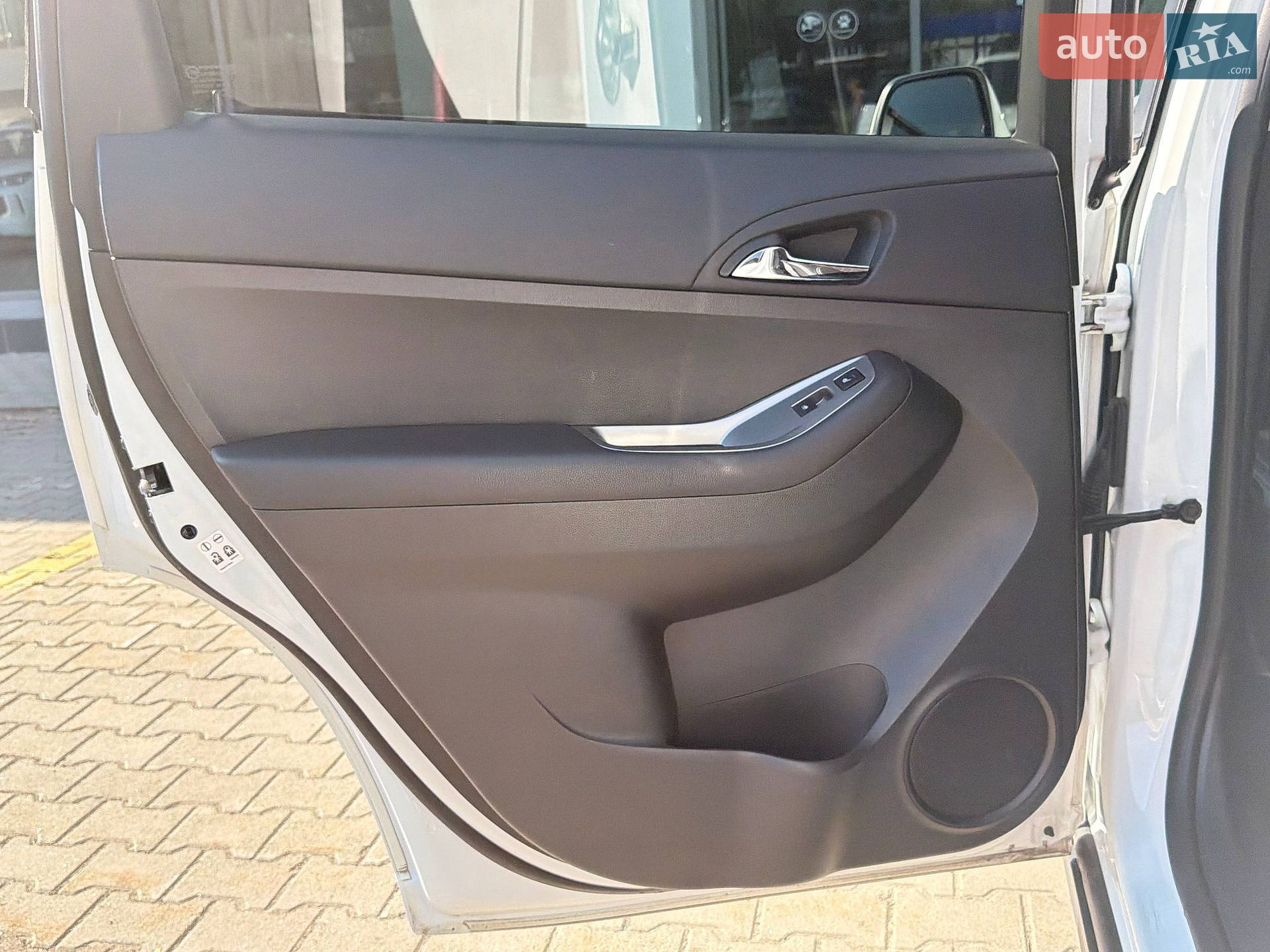 Chevrolet Orlando 2016 VIN KL1YA7589HK606845 фото оголошення 24 з 35